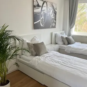  Apartment Monteur-& Eichmann
